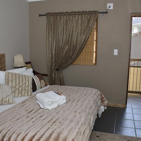 Two Bells Guest House Bloemfontein Luaran gambar