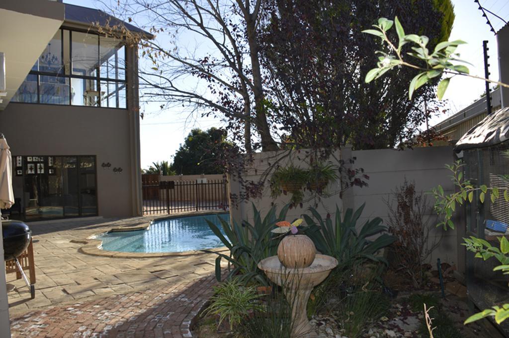 Two Bells Guest House Bloemfontein Bilik gambar
