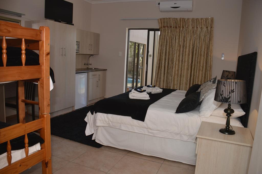 Two Bells Guest House Bloemfontein Bilik gambar