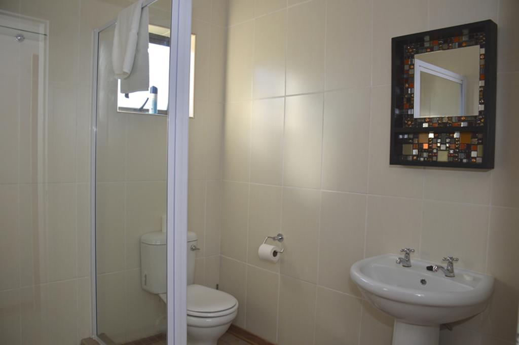 Two Bells Guest House Bloemfontein Bilik gambar