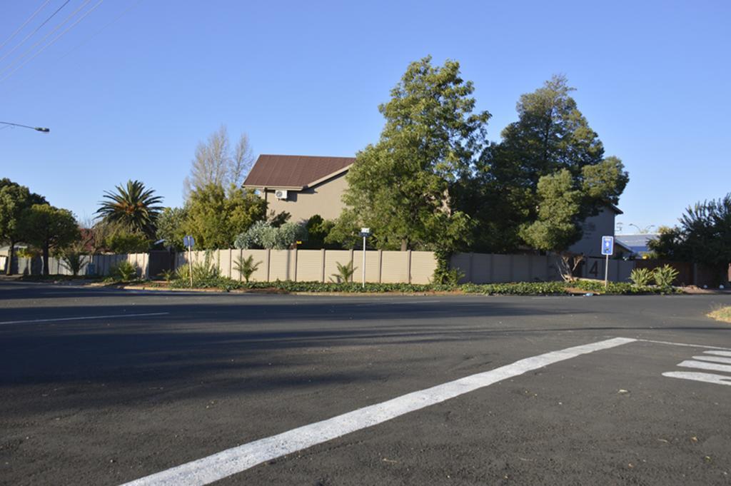 Two Bells Guest House Bloemfontein Luaran gambar